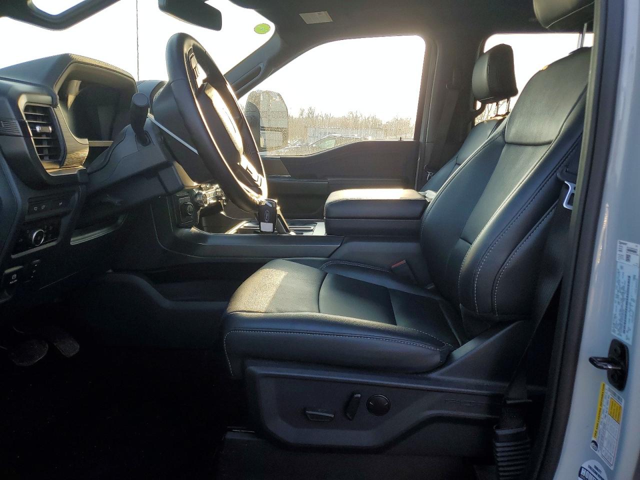 2024 FORD F150 XLT photo 13