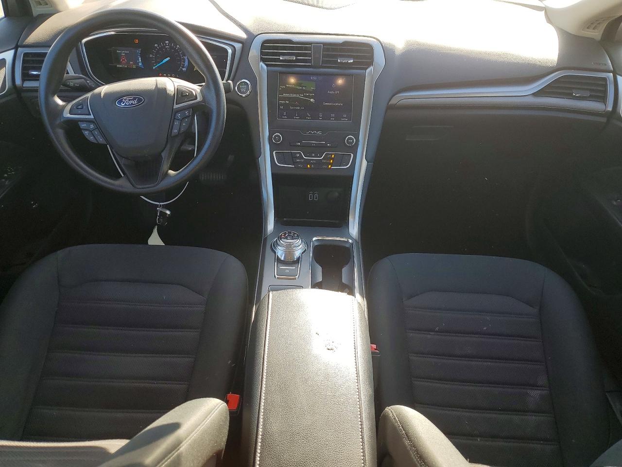 2020 FORD FUSION SE photo 8