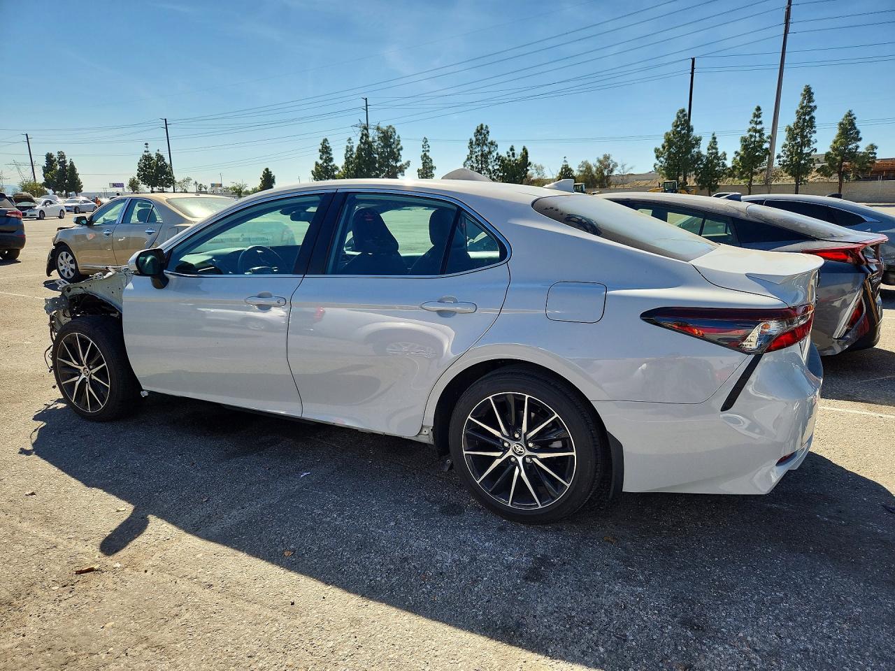 2024 TOYOTA CAMRY SE photo 4