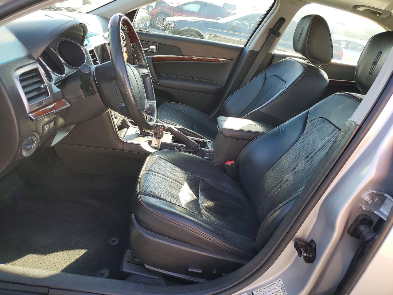 2010 LINCOLN MKZ photo 19