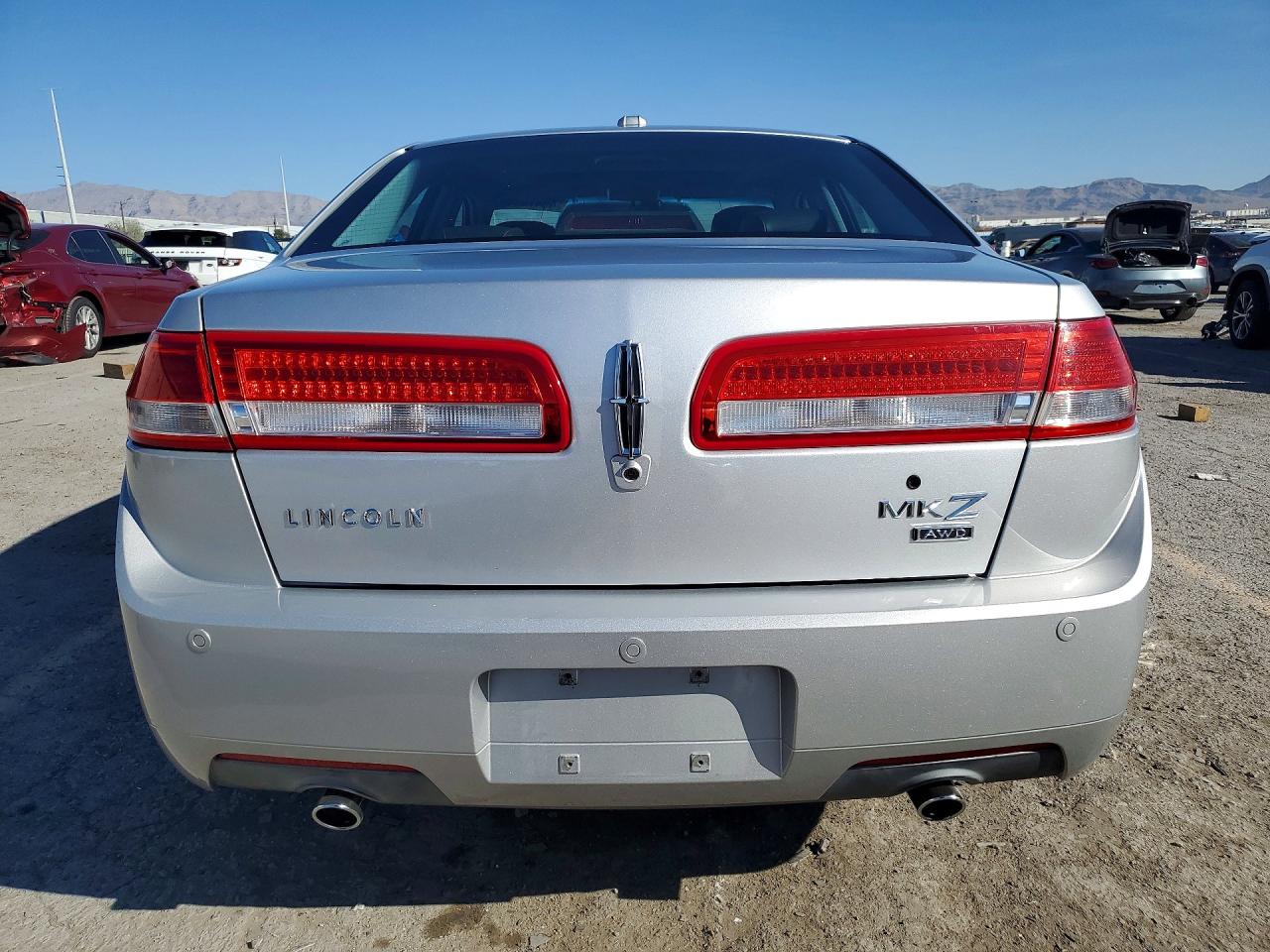 2010 LINCOLN MKZ photo 16