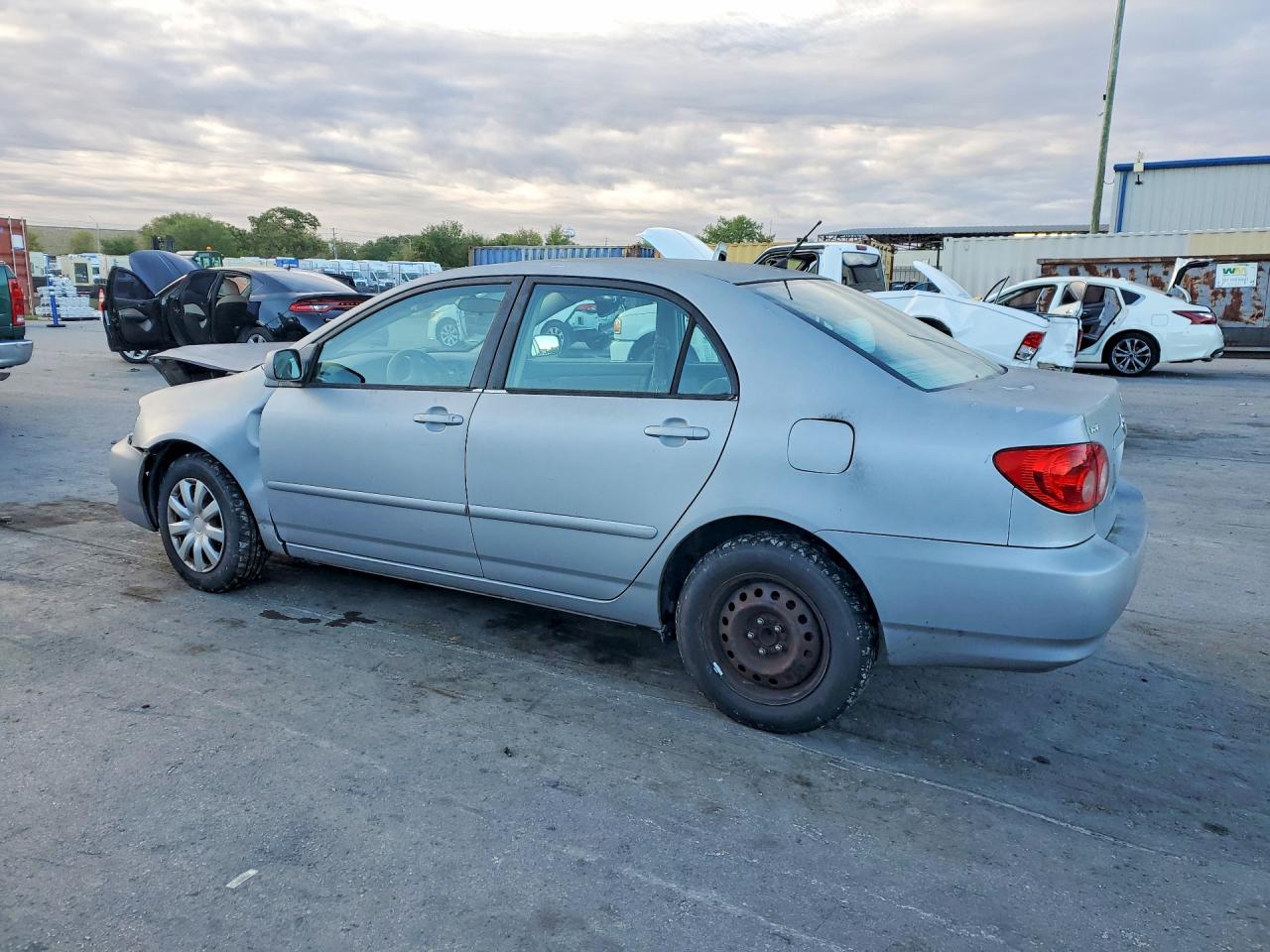 2007 TOYOTA COROLLA LE photo 2
