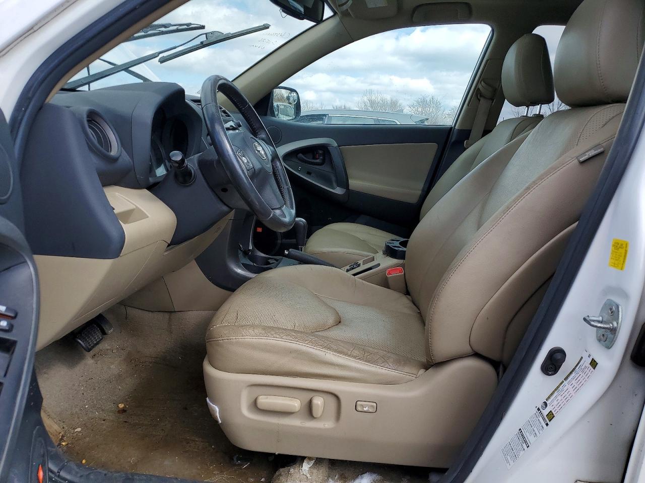 2011 TOYOTA RAV4 LIMITED photo 7