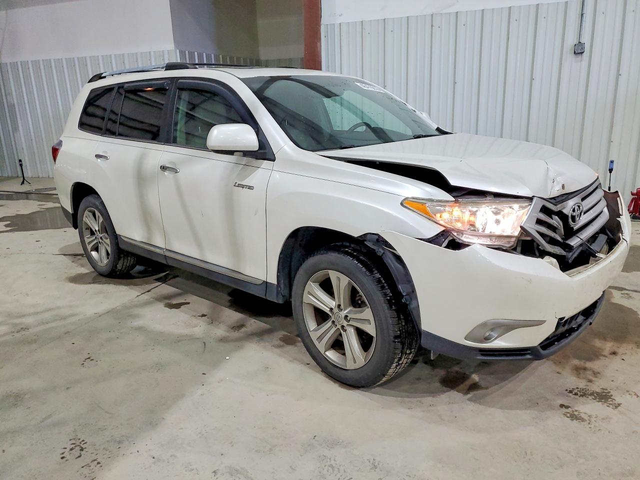 2013 TOYOTA HIGHLANDER LIMITED photo 4