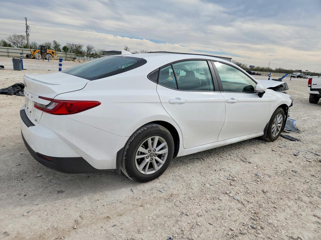 2026 TOYOTA CAMRY LE photo 5