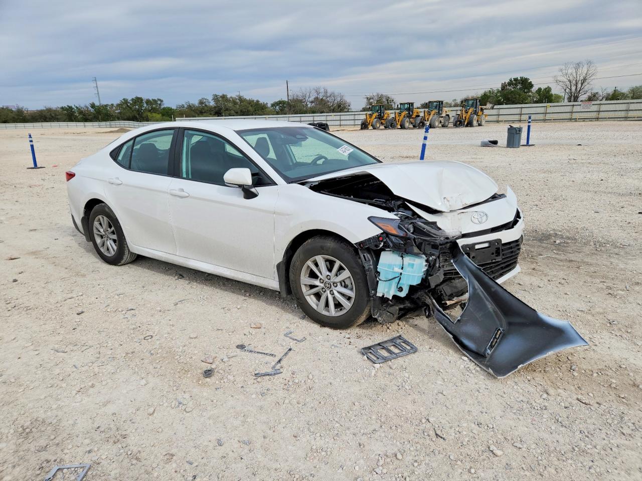 2026 TOYOTA CAMRY LE photo 7