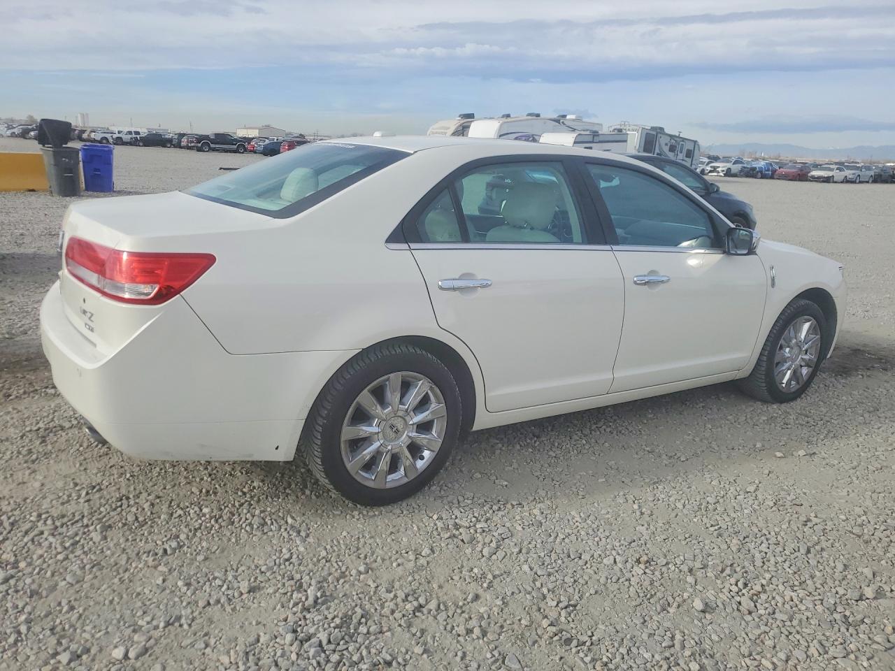 2012 LINCOLN MKZ photo 3