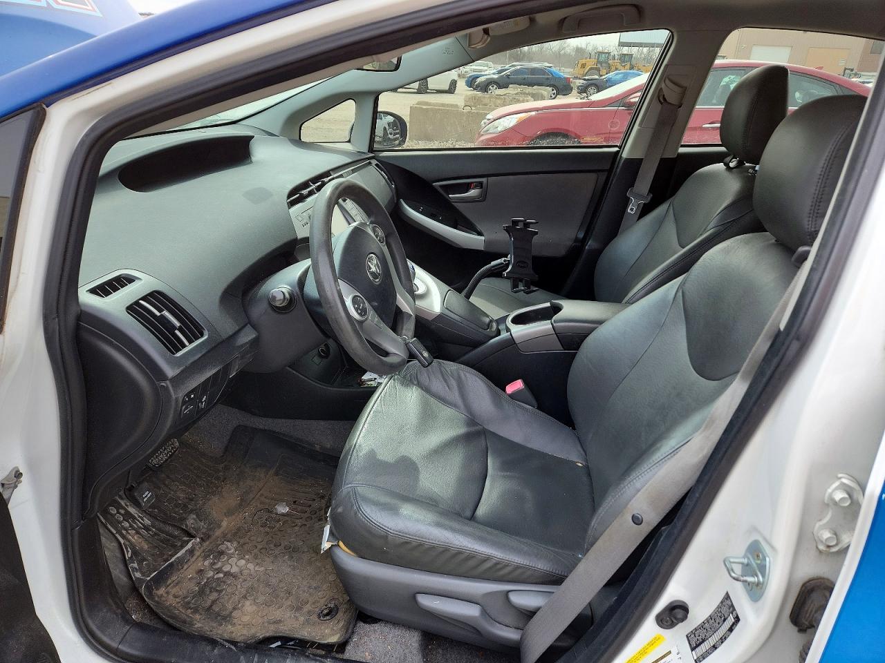 2013 TOYOTA PRIUS TWO photo 13