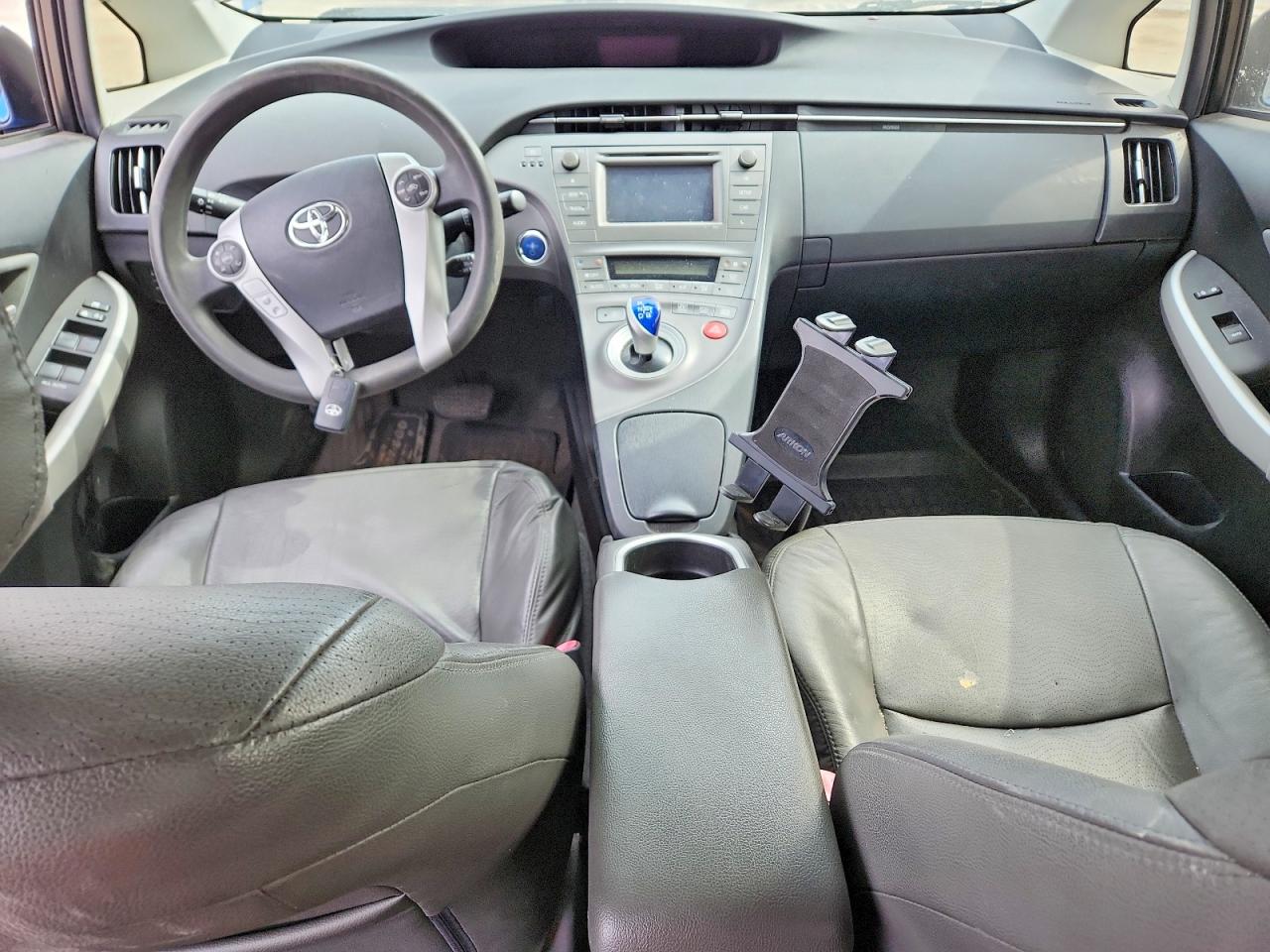 2013 TOYOTA PRIUS TWO photo 15