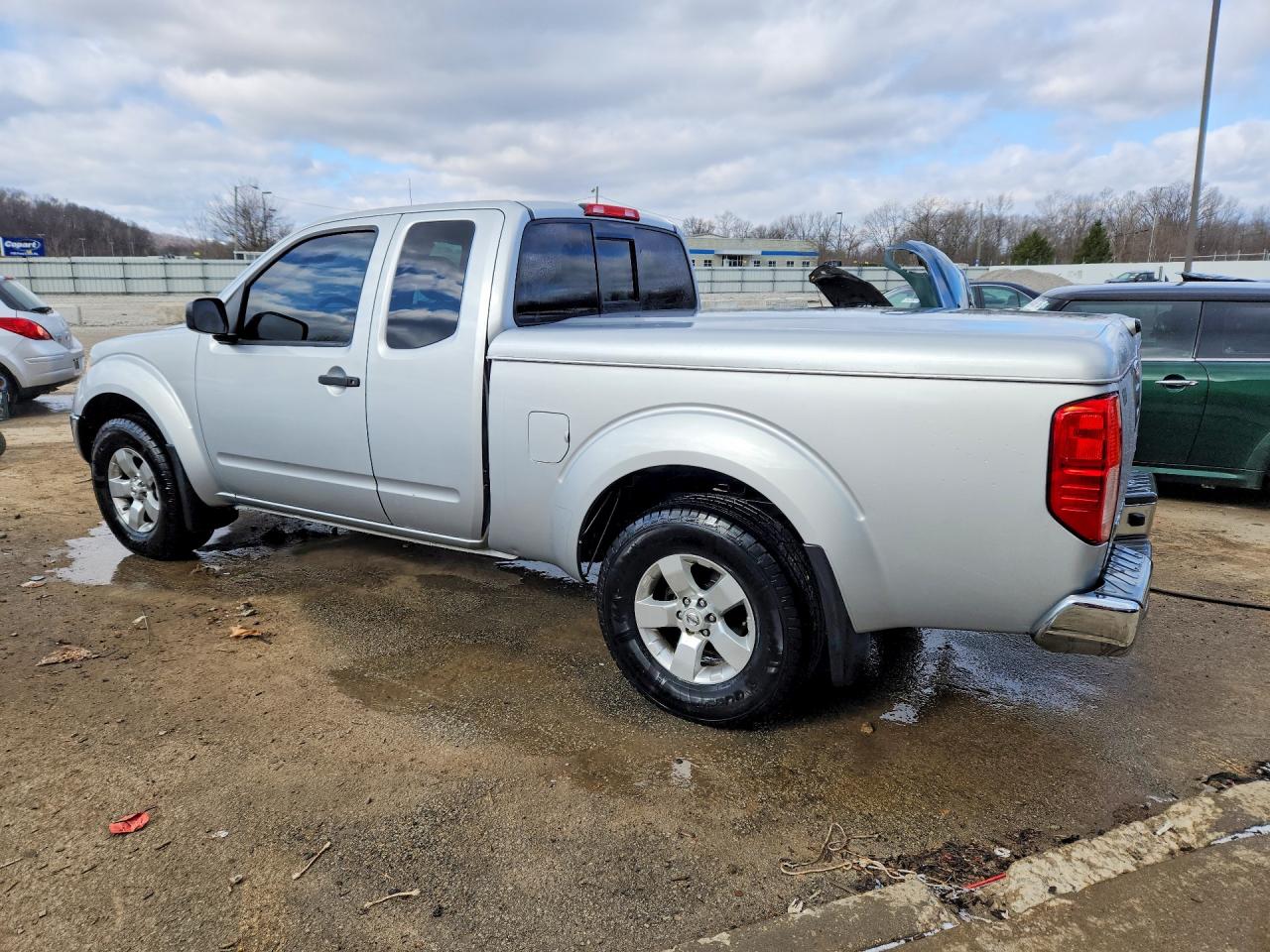 2011 NISSAN FRONTIER SV V6 photo 4
