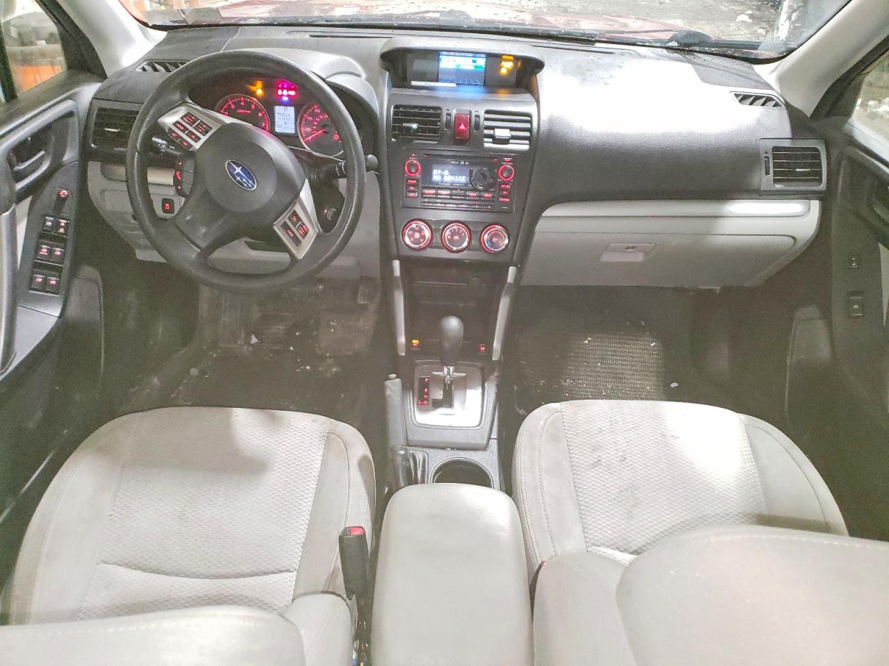 2015 SUBARU FORESTER photo 8