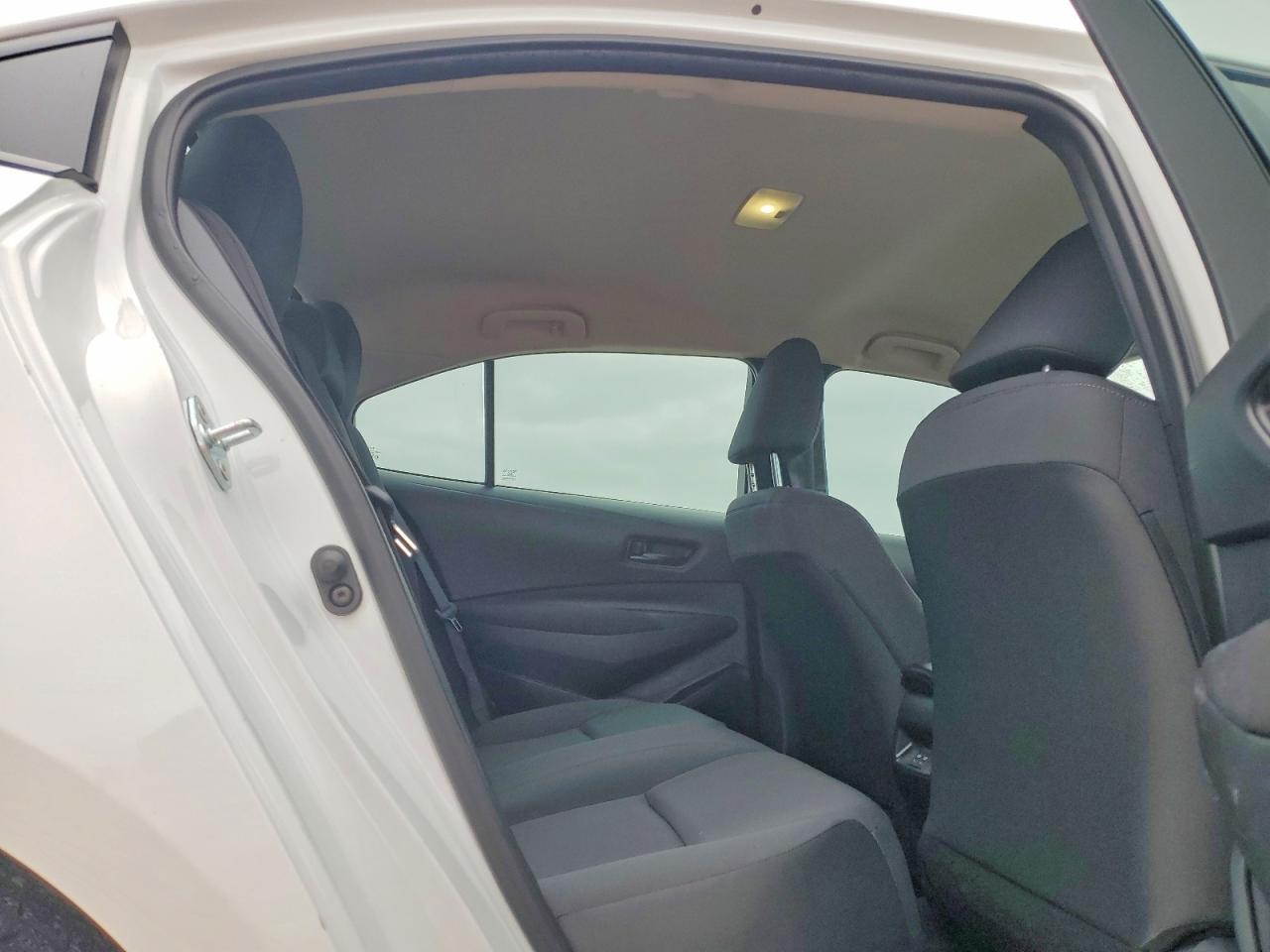 2024 TOYOTA COROLLA LE photo 28