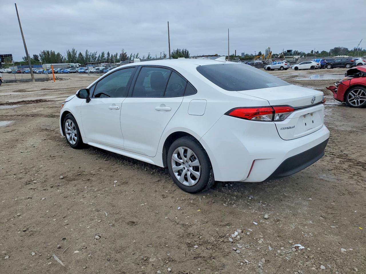 2024 TOYOTA COROLLA LE photo 4