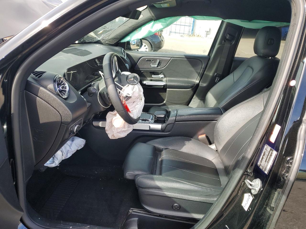 2020 MERCEDES-BENZ GLB 250 photo 13