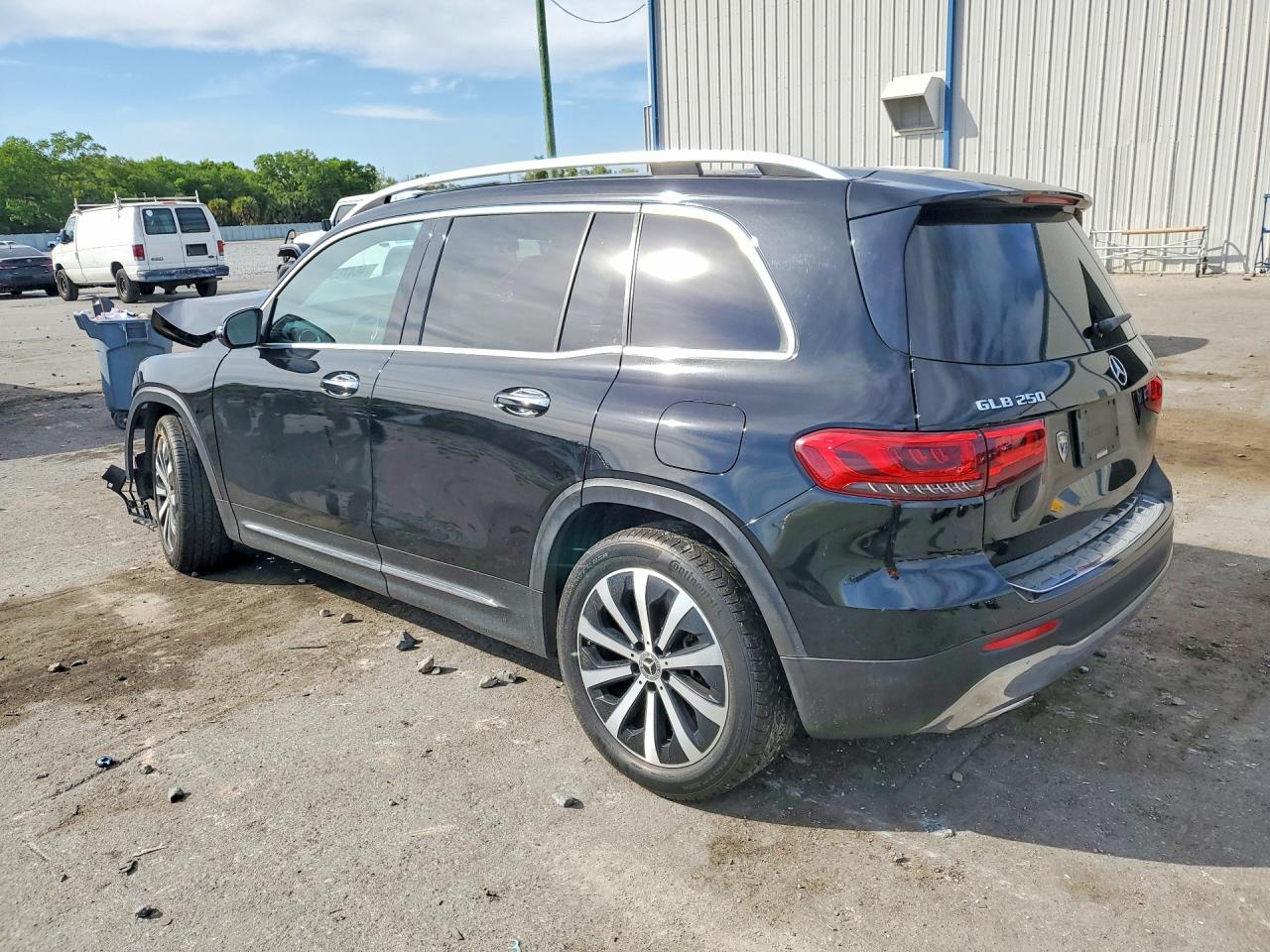 2020 MERCEDES-BENZ GLB 250 photo 3
