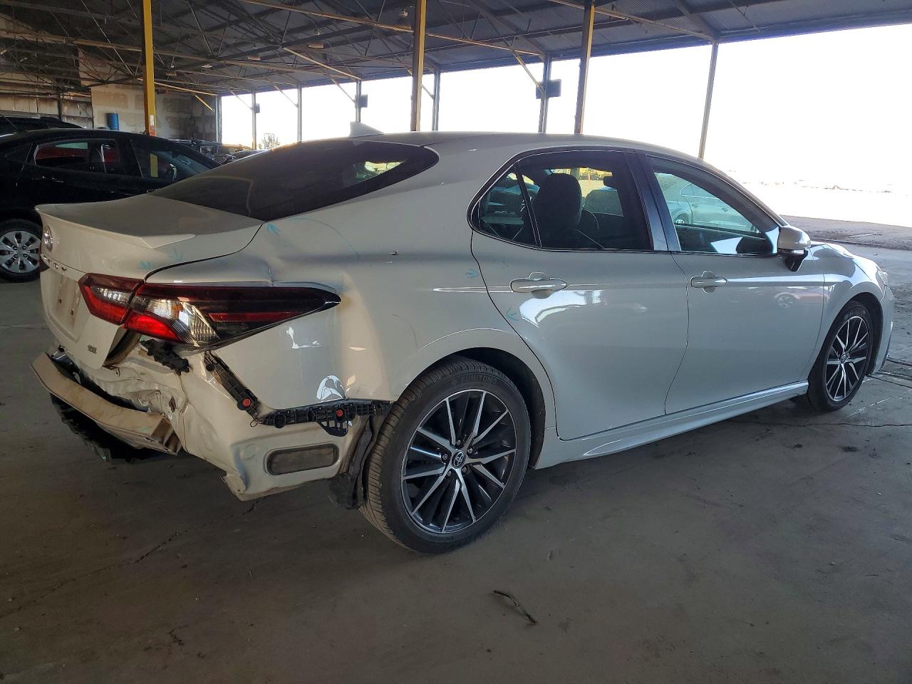 2023 TOYOTA CAMRY SE photo 3