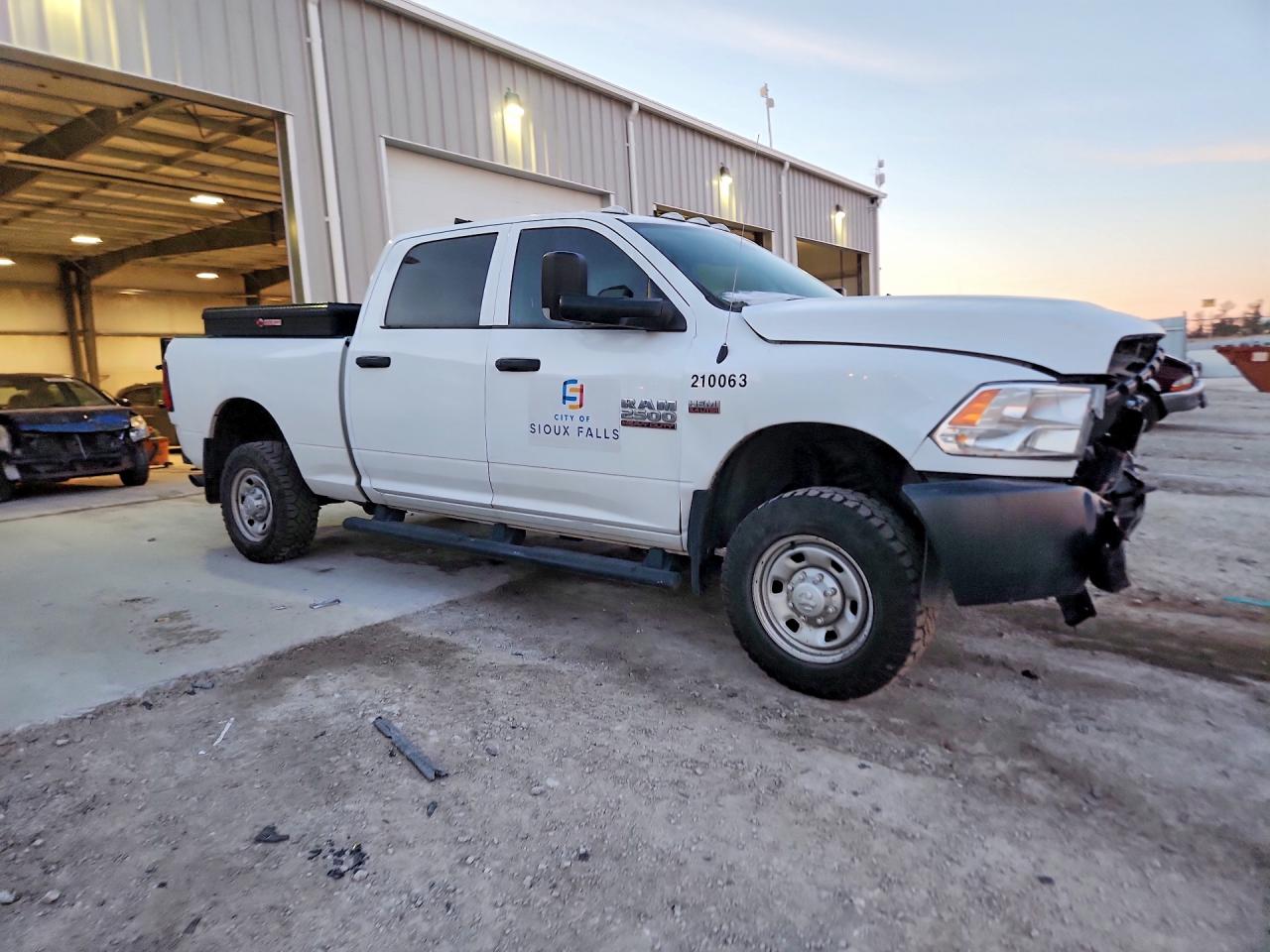 2017 RAM 2500 ST photo 10