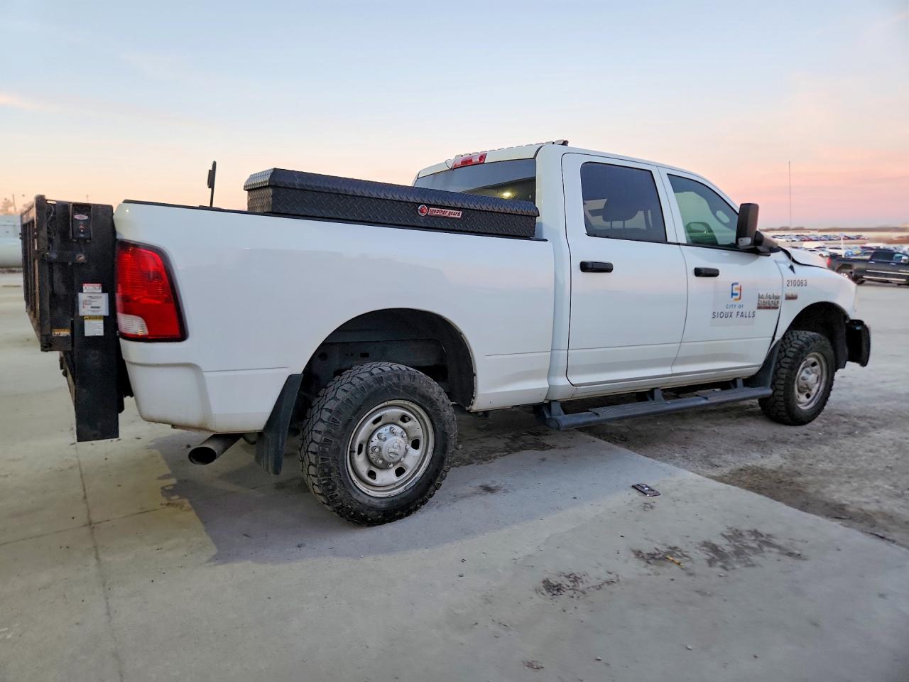 2017 RAM 2500 ST photo 7
