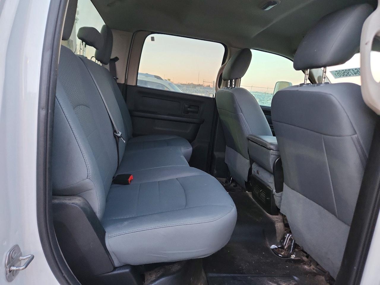 2017 RAM 2500 ST photo 28