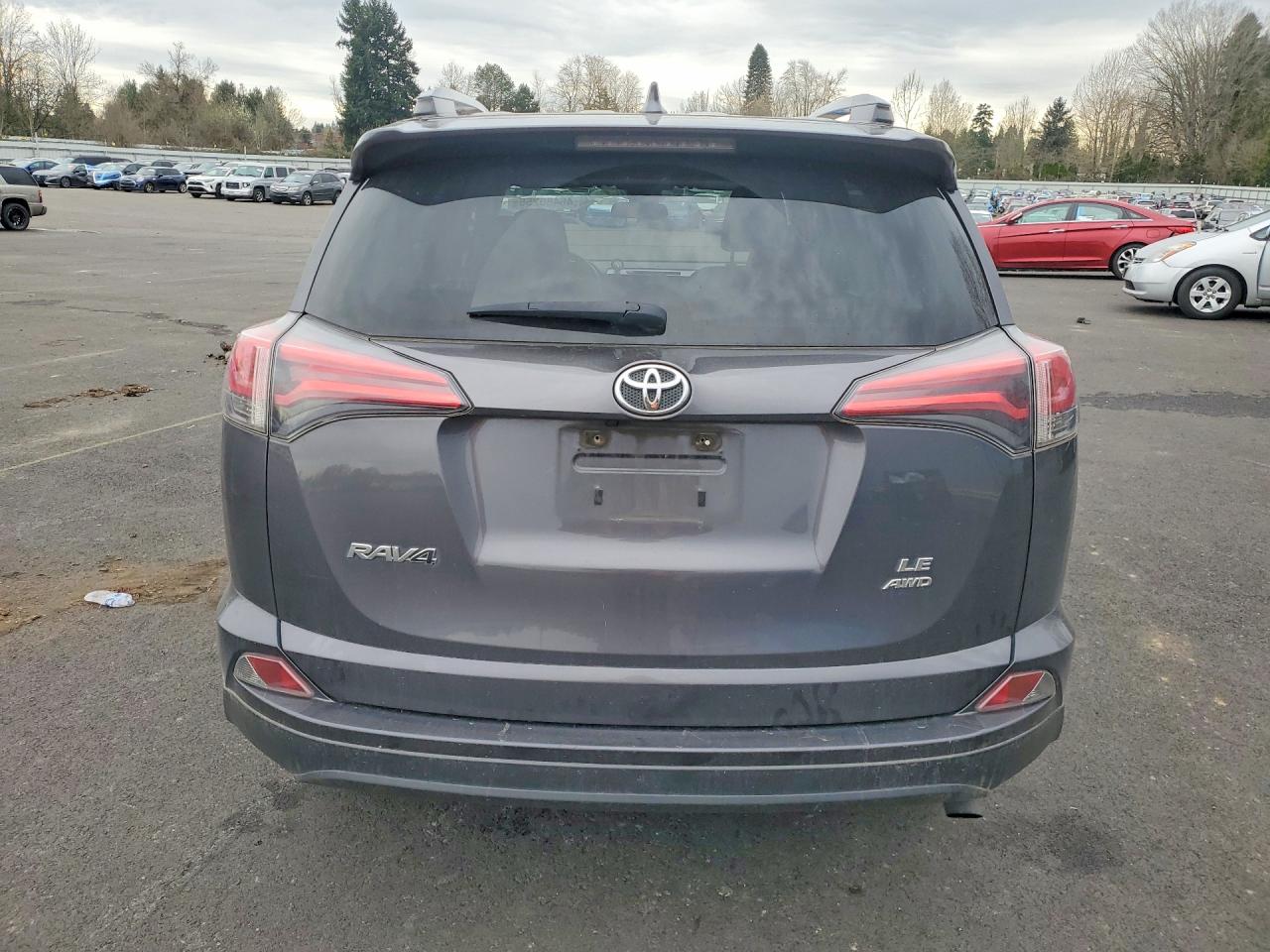 2018 TOYOTA RAV4 LE photo 16