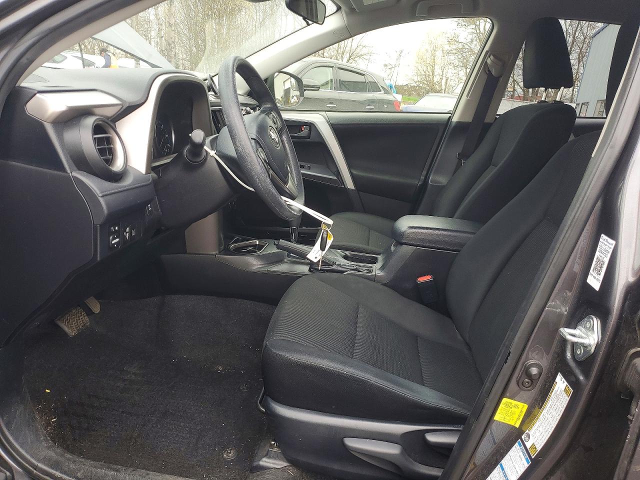 2018 TOYOTA RAV4 LE photo 19