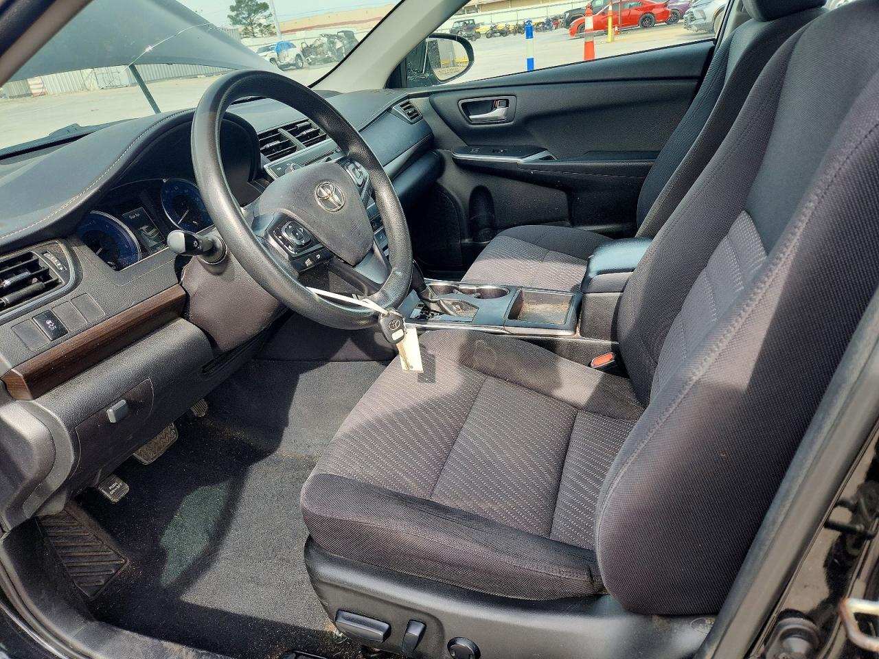 2017 TOYOTA CAMRY LE photo 19
