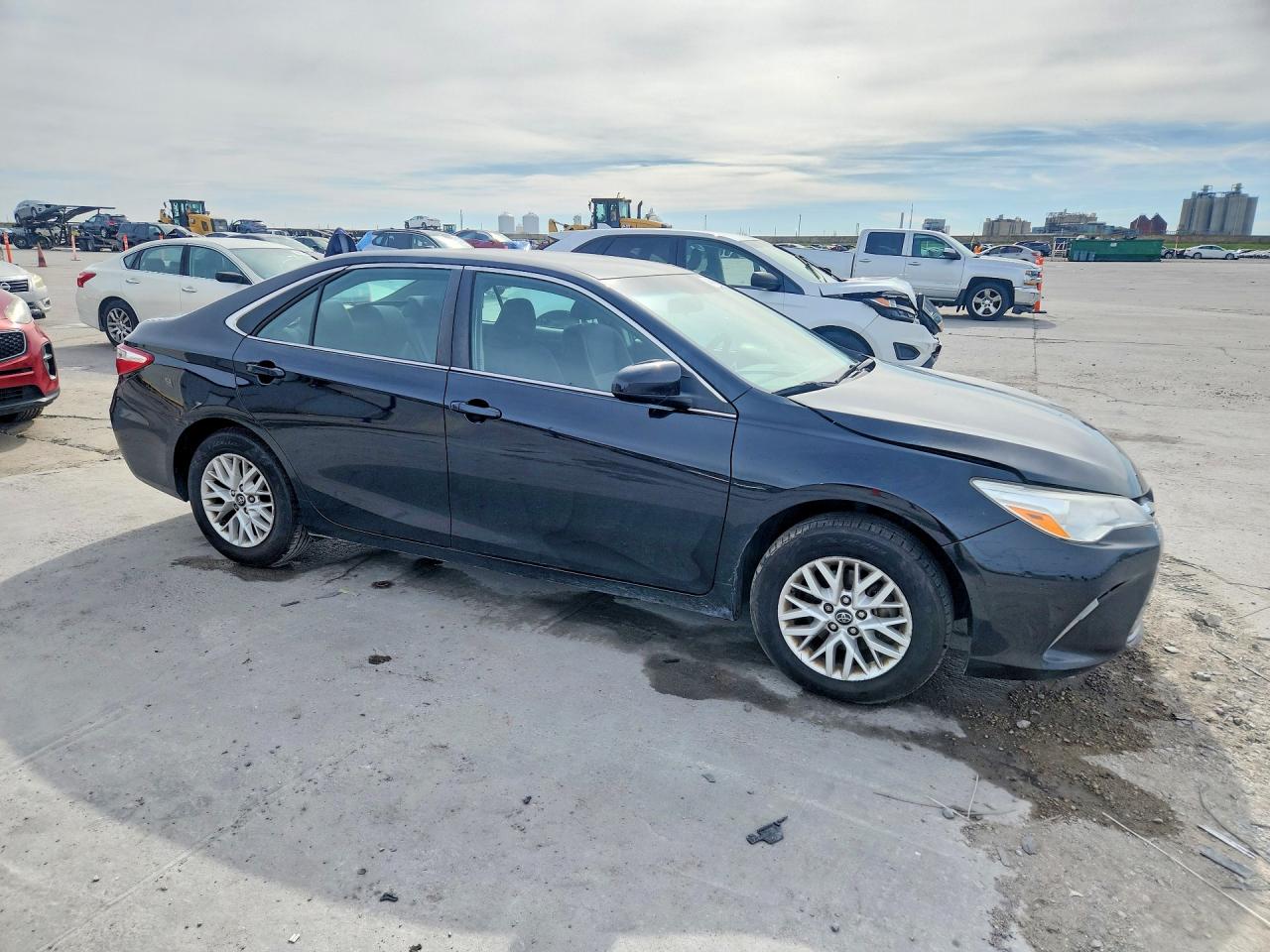 2017 TOYOTA CAMRY LE photo 10