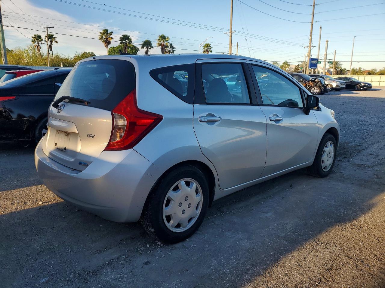 2016 NISSAN VERSA NOTE SV photo 5