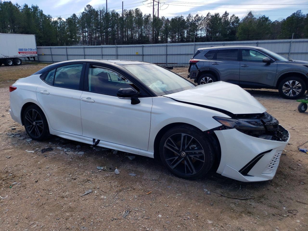 2025 TOYOTA CAMRY XSE photo 7