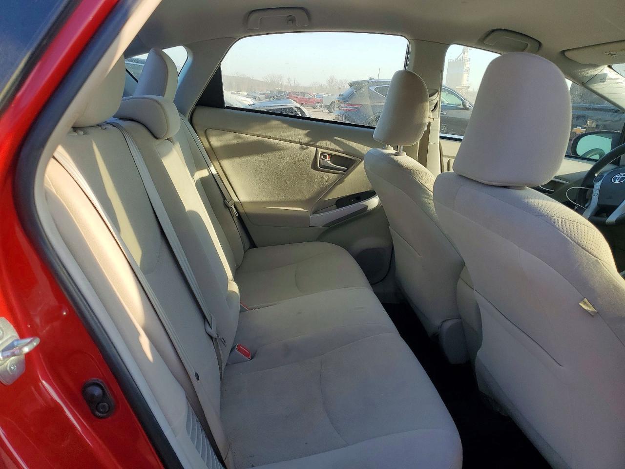 2015 TOYOTA PRIUS THREE photo 19