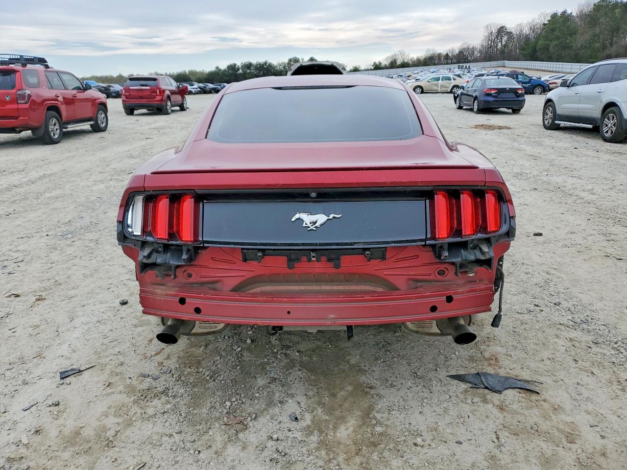 2016 FORD MUSTANG photo 11