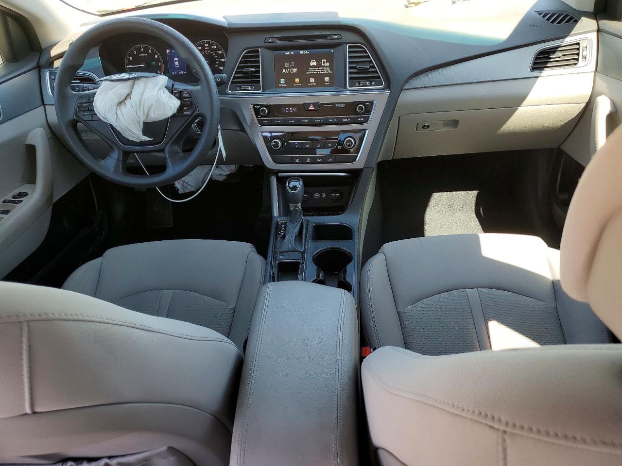 2016 HYUNDAI SONATA SE photo 8