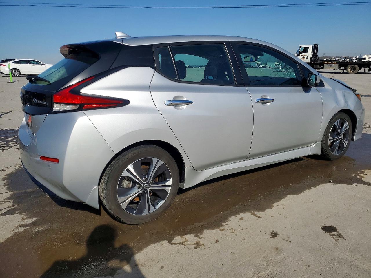 2022 NISSAN LEAF SV photo 7