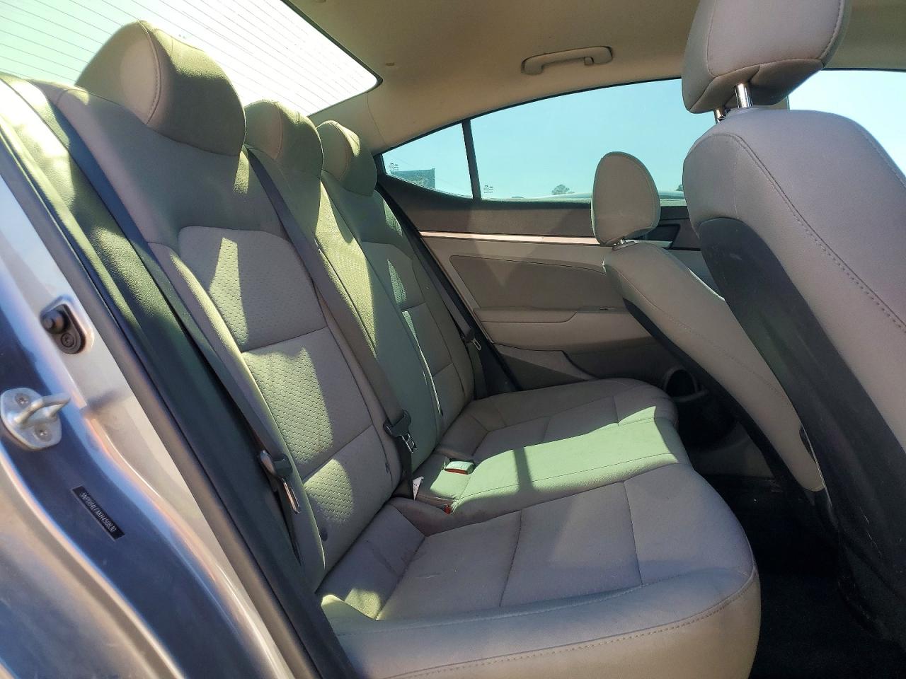 2019 HYUNDAI ELANTRA VALUE EDITION photo 28