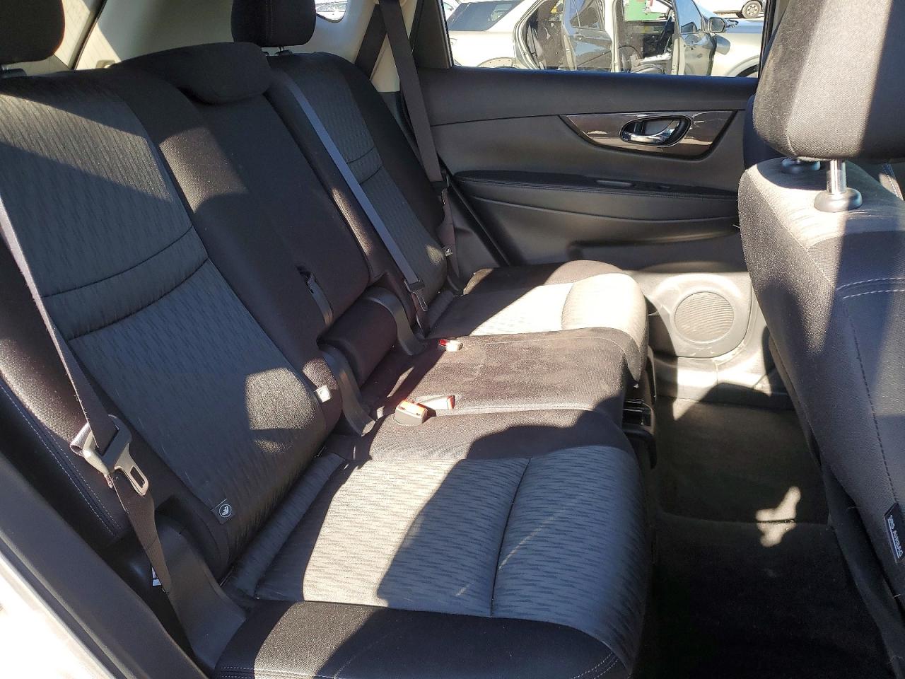 2019 NISSAN ROGUE SV photo 31