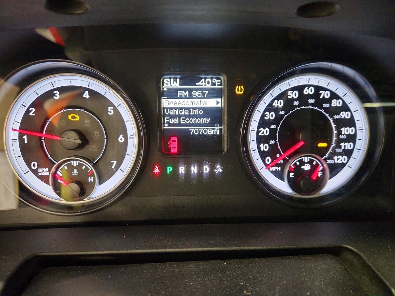 2014 RAM 1500 ST photo 17