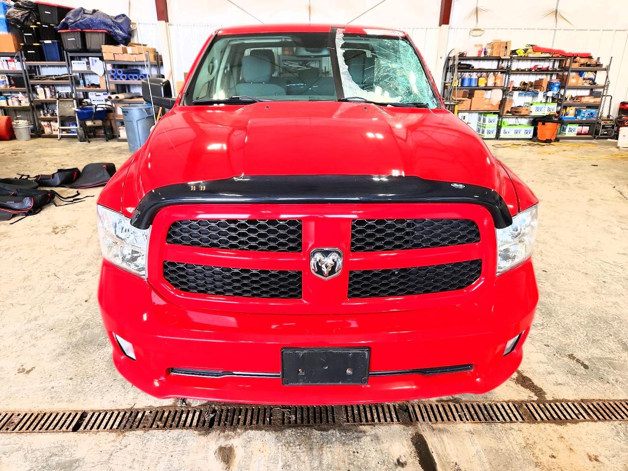 2014 RAM 1500 ST photo 9