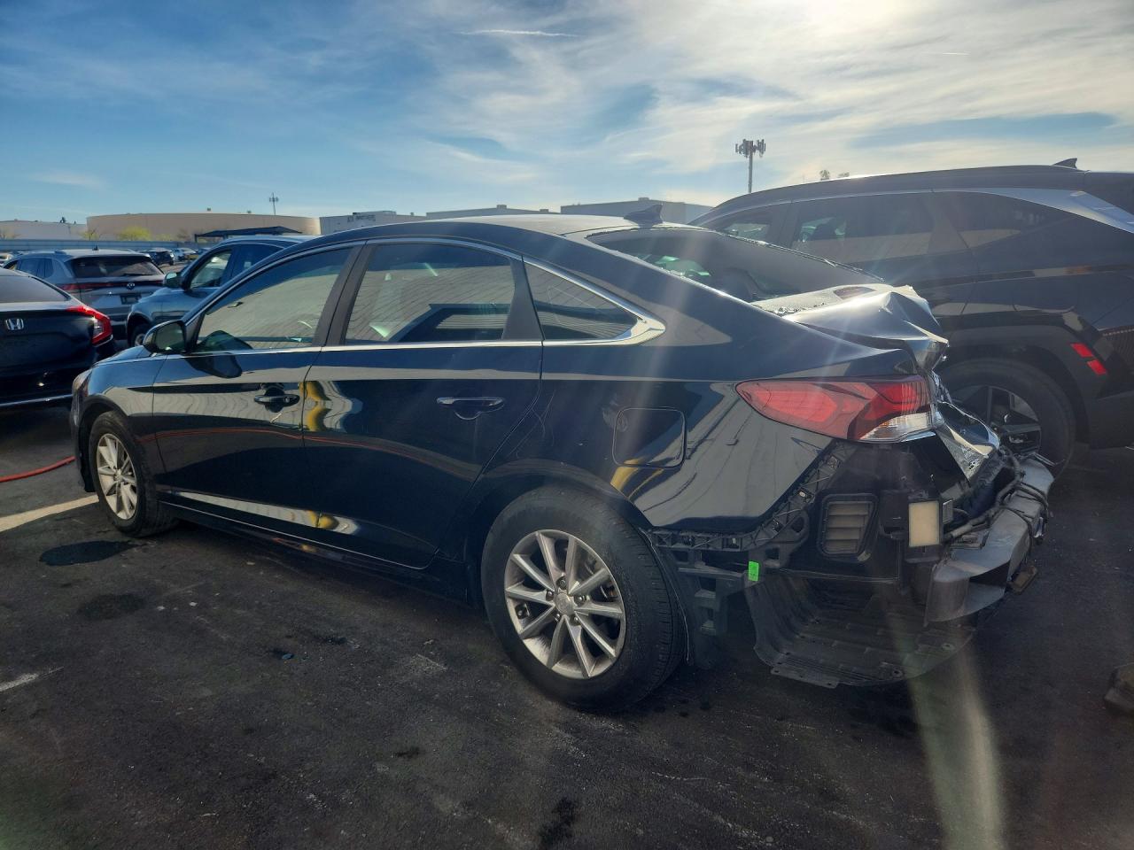 2018 HYUNDAI SONATA SE photo 2