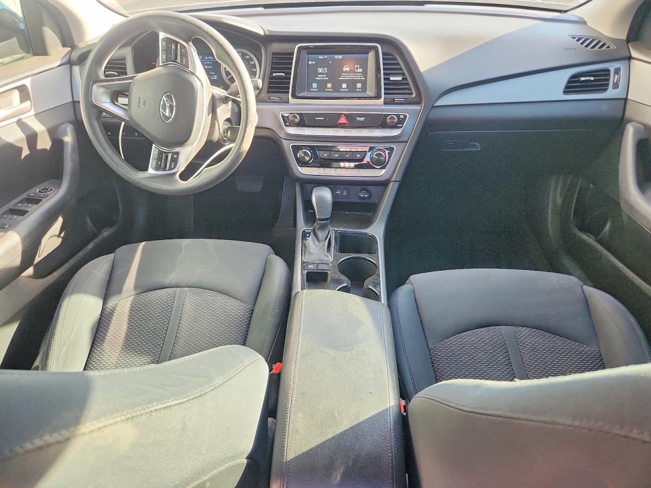 2018 HYUNDAI SONATA SE photo 8