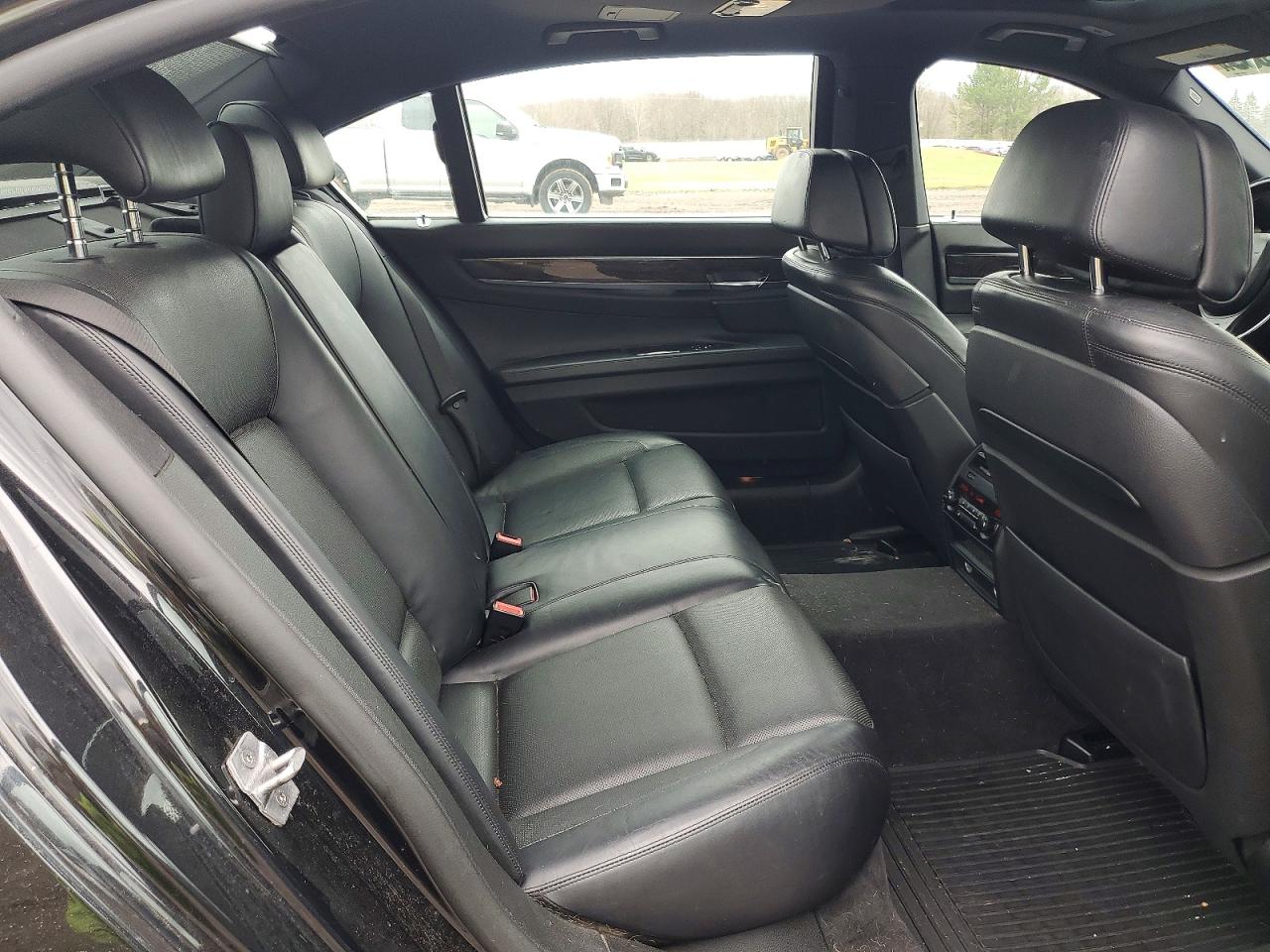2013 BMW 750 LXI photo 10