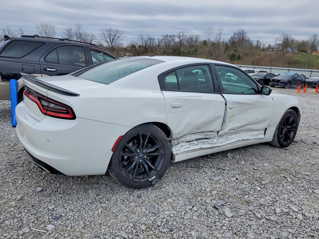 2018 DODGE CHARGER SXT photo 5
