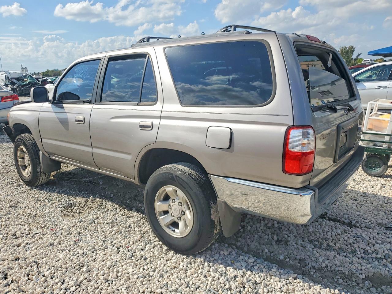 2001 TOYOTA 4RUNNER SR5 photo 4