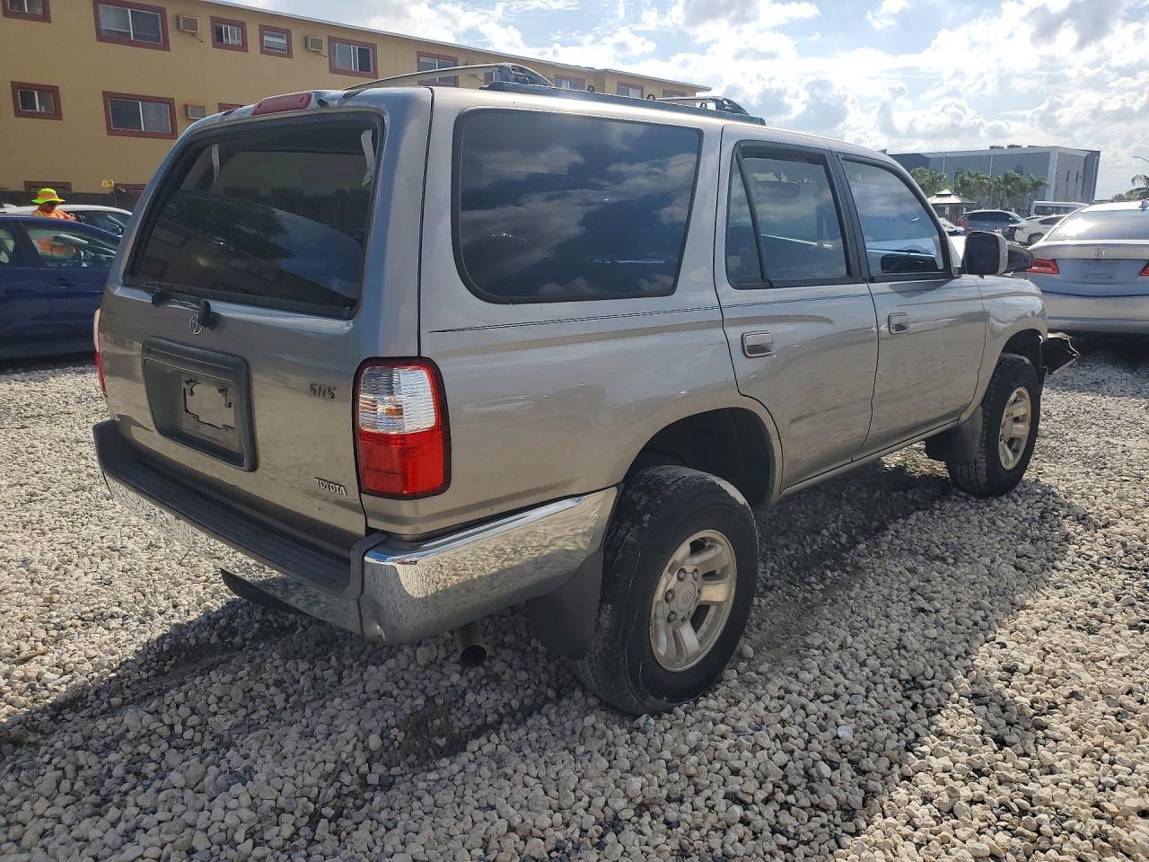 2001 TOYOTA 4RUNNER SR5 photo 7