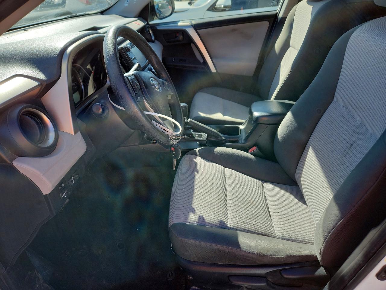 2015 TOYOTA RAV4 LE photo 7