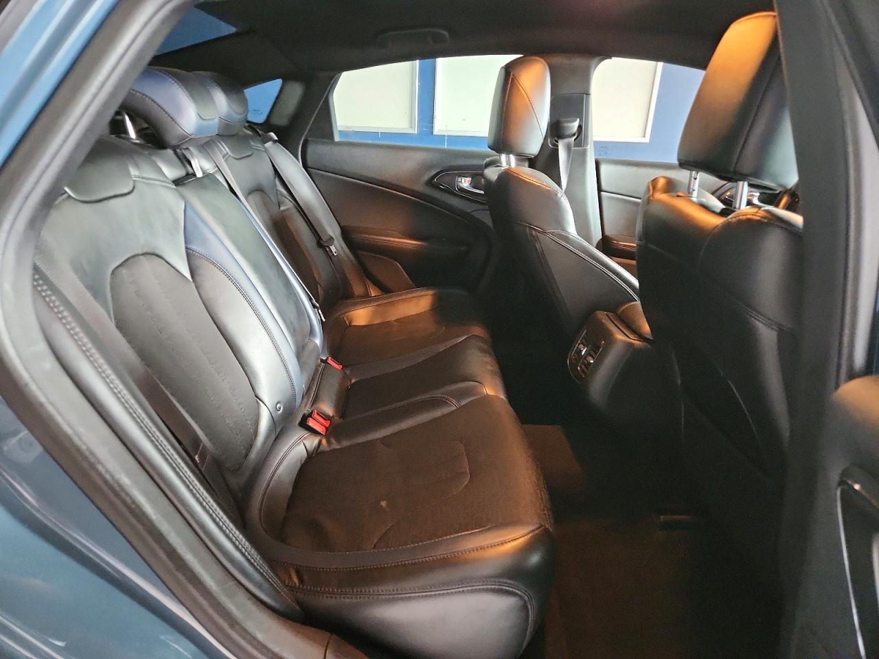 2015 CHRYSLER 200 S photo 19