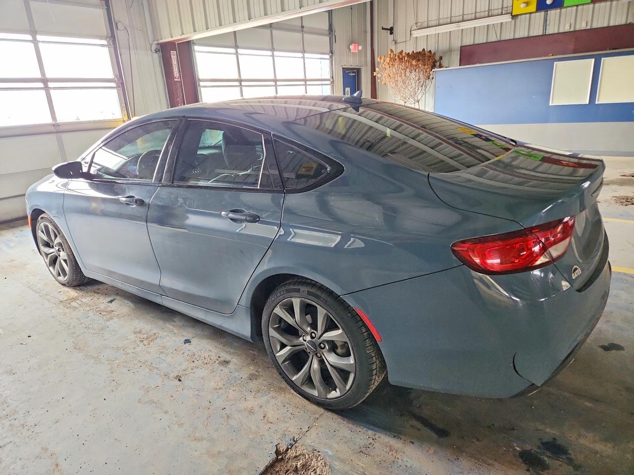 2015 CHRYSLER 200 S photo 3