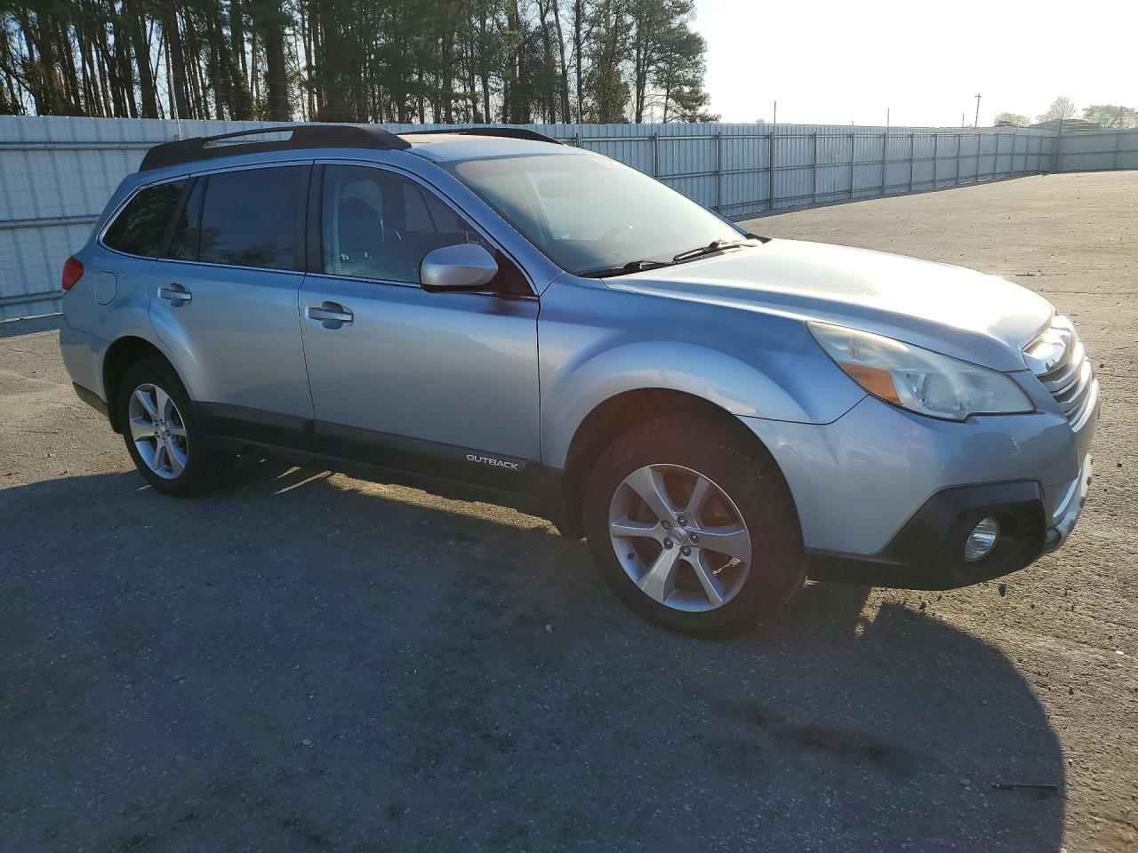 2014 SUBARU OUTBACK photo 7