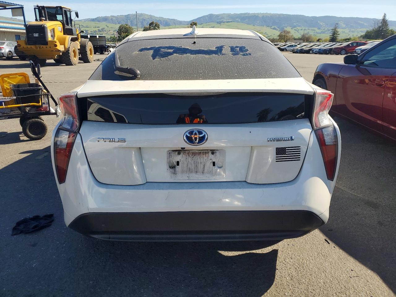 2016 TOYOTA PRIUS TWO photo 16
