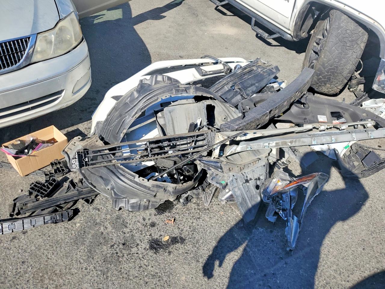 2016 TOYOTA PRIUS TWO photo 34