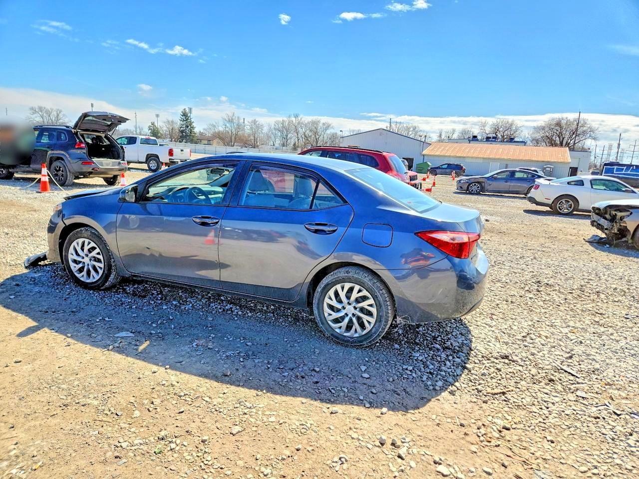 2019 TOYOTA COROLLA LE photo 4